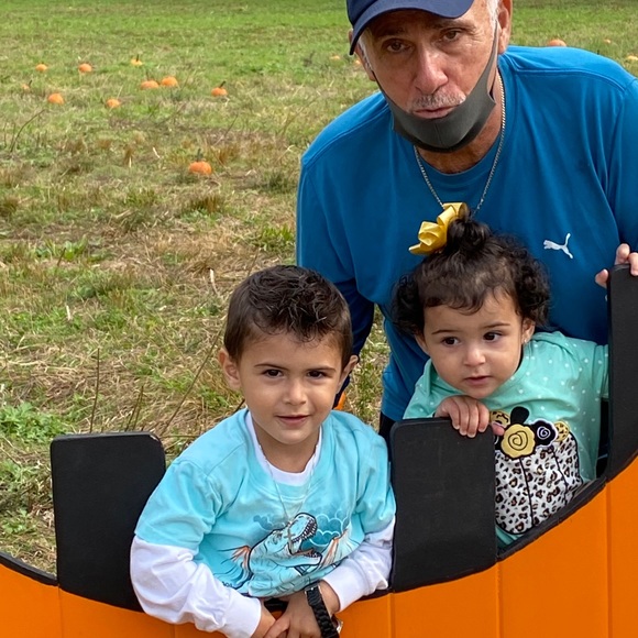 Meet your Posh Ambassador Toni - Picture 5 of 6